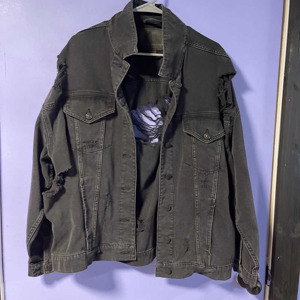 American eagle distressed jean jacket